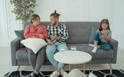 Acompañar sin juicio: el papel del psicólogo en terapia familiar y de pareja